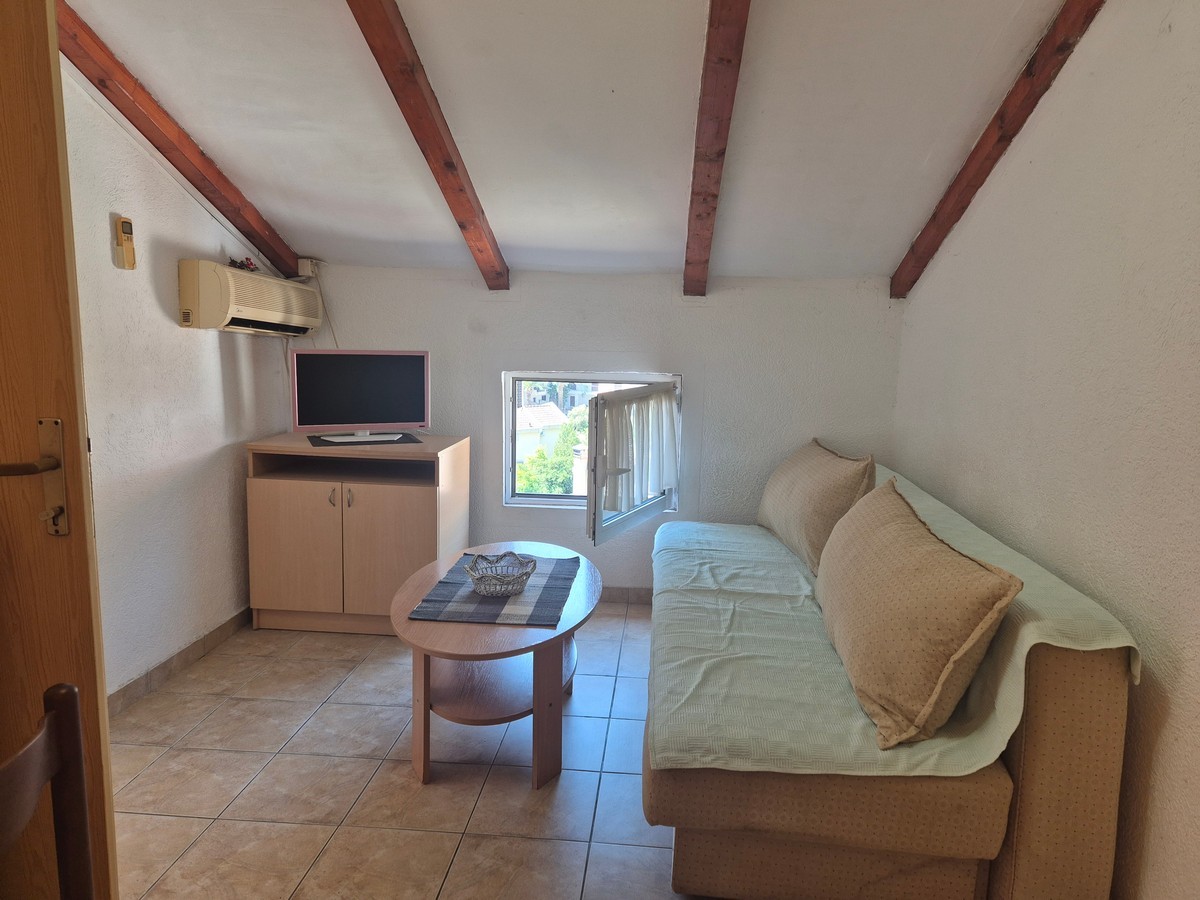Studio-apartman u širem centru grada-kod stare škole,Budva 